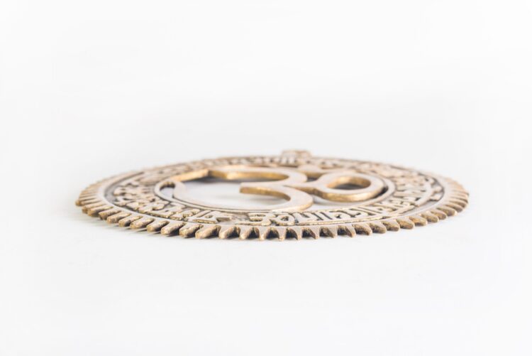 Figura OM 20 cms. en bronce - Imagen 3