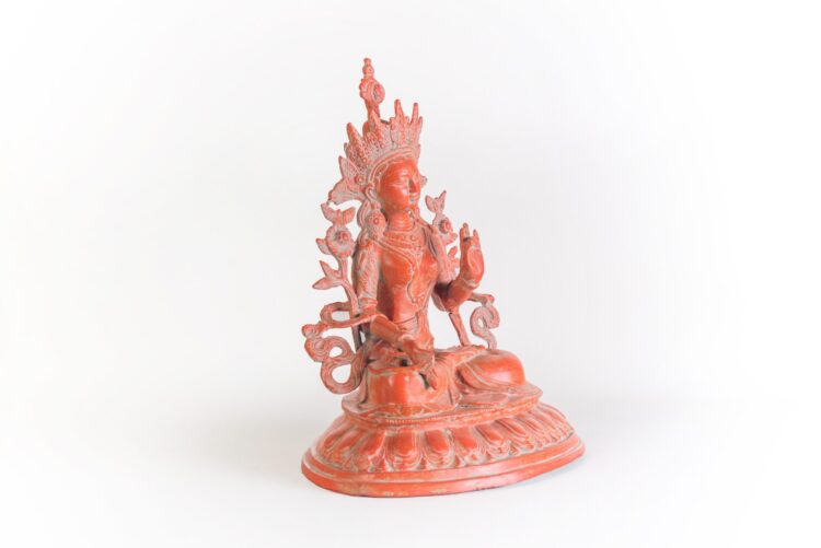 Diosa Tara 50 cms roja. - Imagen 5