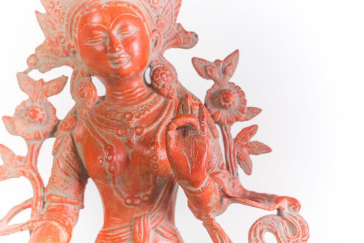 Diosa Tara 50 cms roja. - Imagen 2