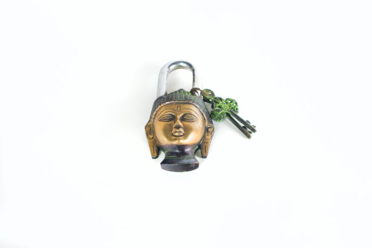 Candado tallado Buda