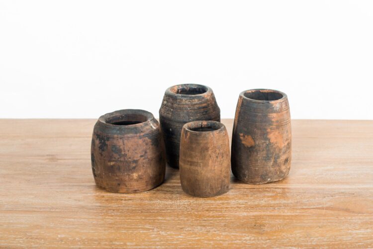 Potiche antiguo de madera
