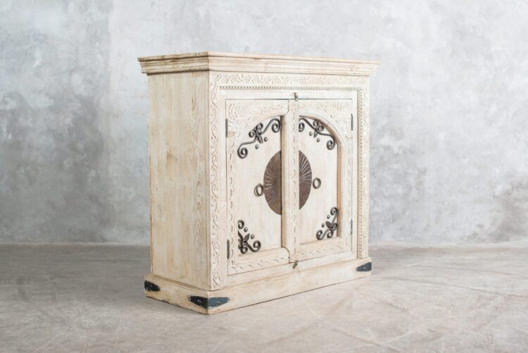 Cabinet hindu con aplicaciones en metal - Imagen 3
