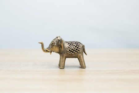 Elefante de metal