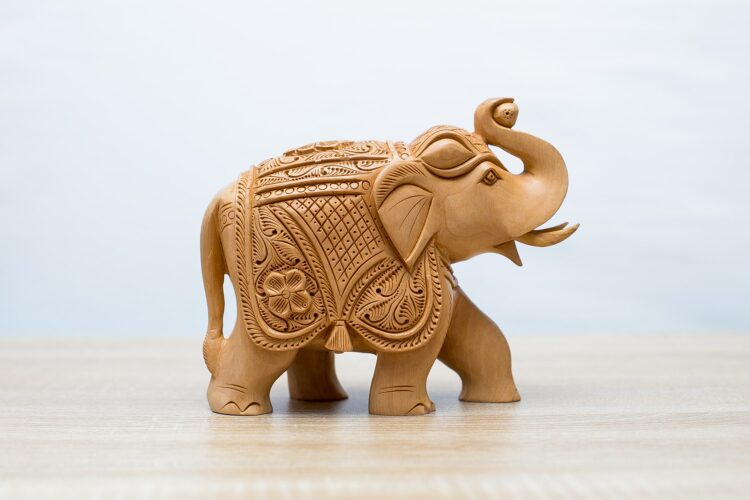 Elefante de madera