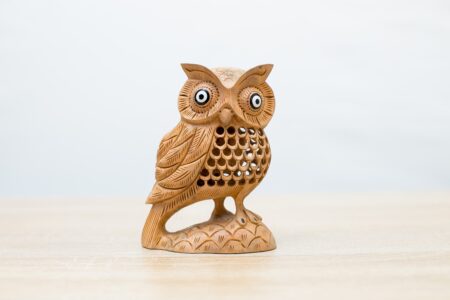 Búho de madera
