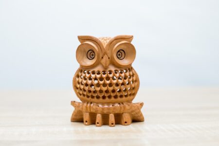 Búho de madera