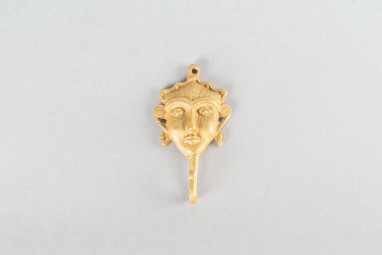 Perchero de bronce cara