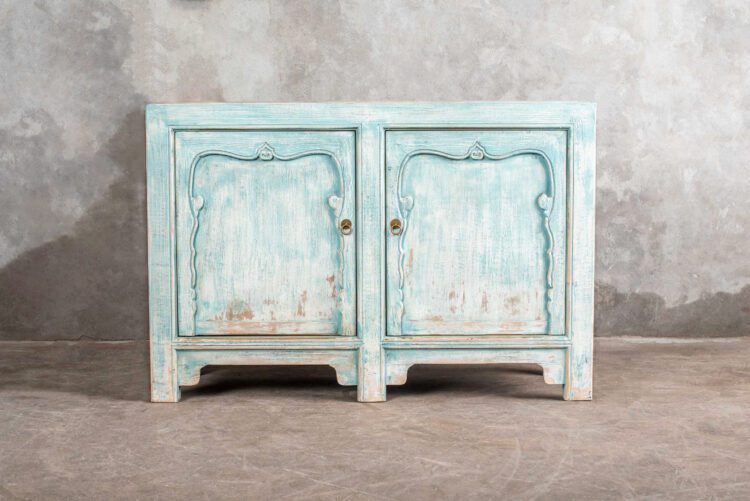 Mueble decapado 2 puertas celeste