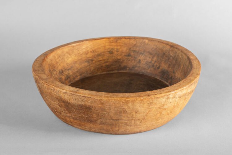 Fuente redonda de madera - Imagen 3