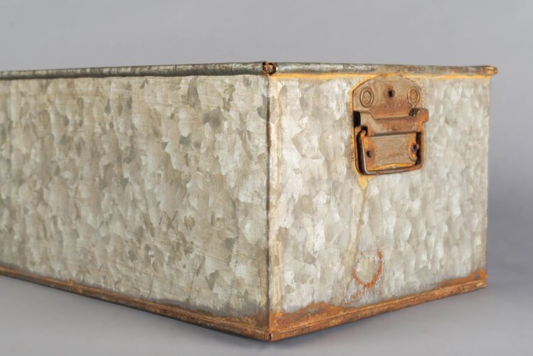 Contenedor rectangular de metal - Imagen 2