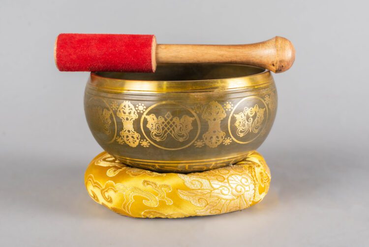 Cuenco tibetano 15 cms de diámetro , diseño Buda en Loto - Imagen 2