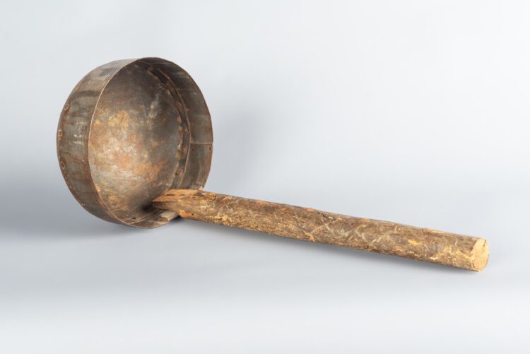 Cucharón de Fierro y Madera - Imagen 3