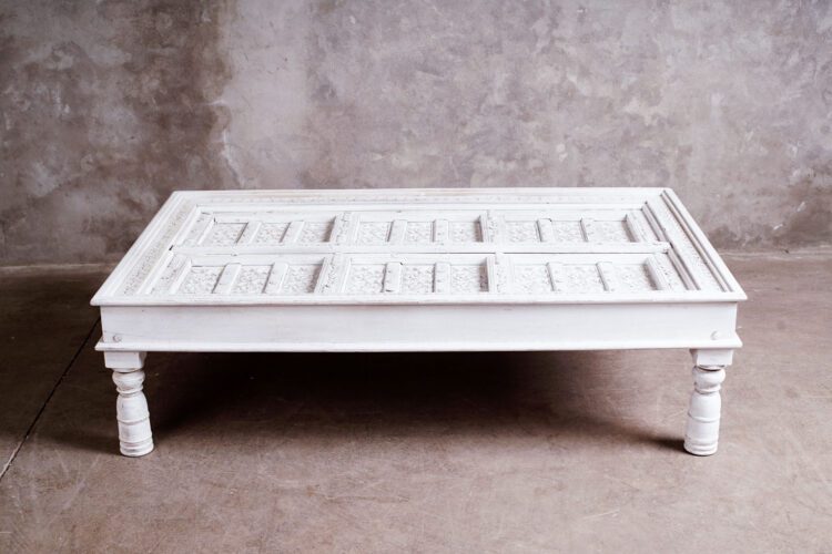 Mesa Hindu Tallada Blanca