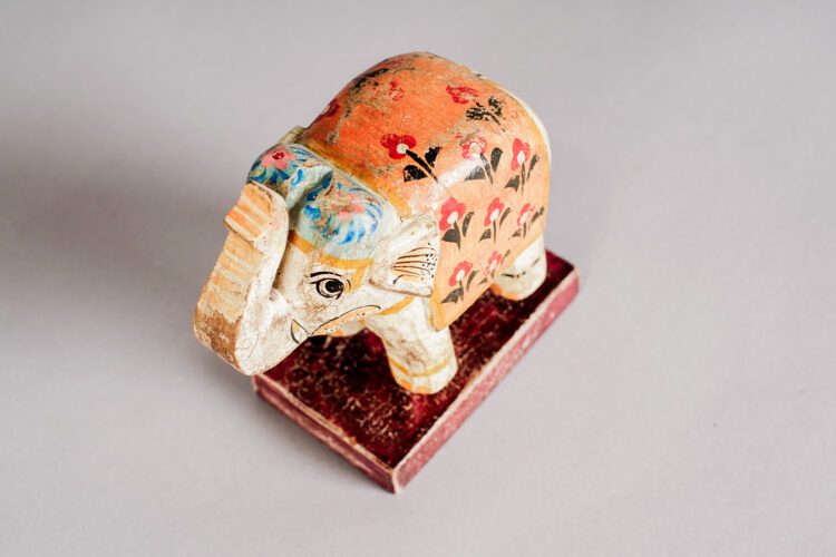 Elefante de madera Pintado - Imagen 3
