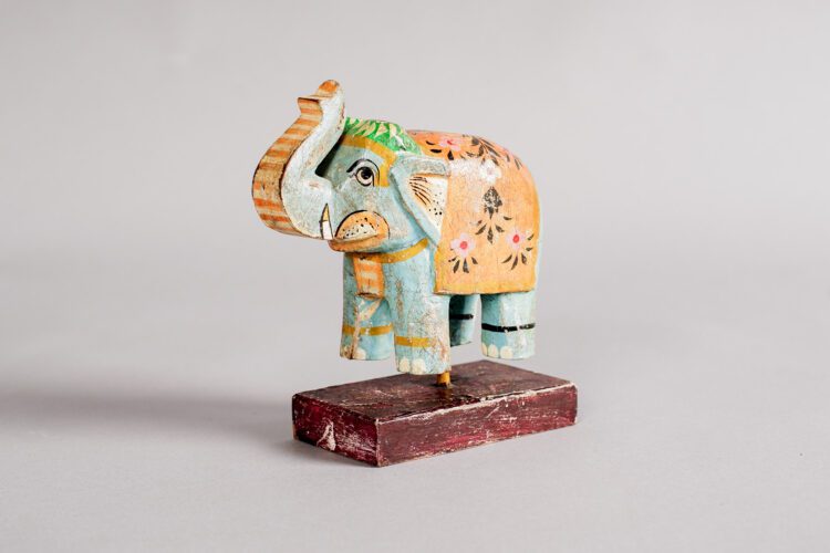 Elefante de madera Pintado - Imagen 4