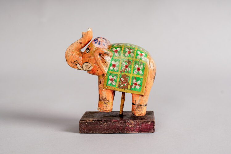 Elefante de madera Pintado - Imagen 9