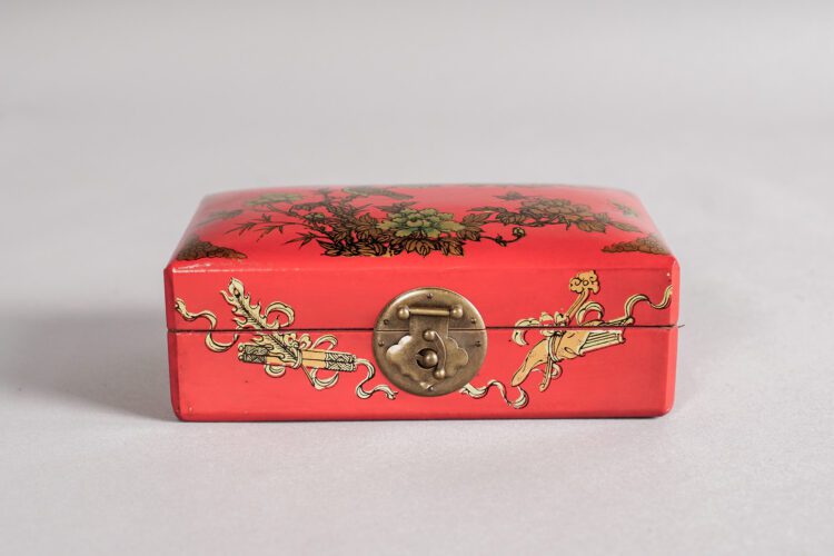 Caja Cuerina China