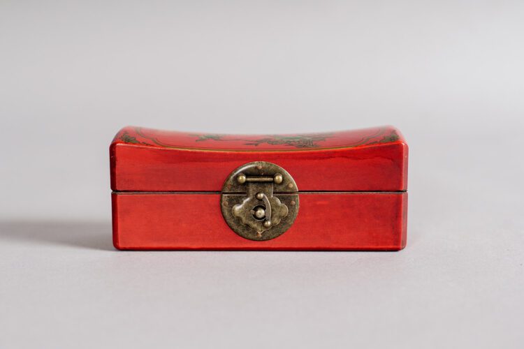 Caja Cuerina Almohada China