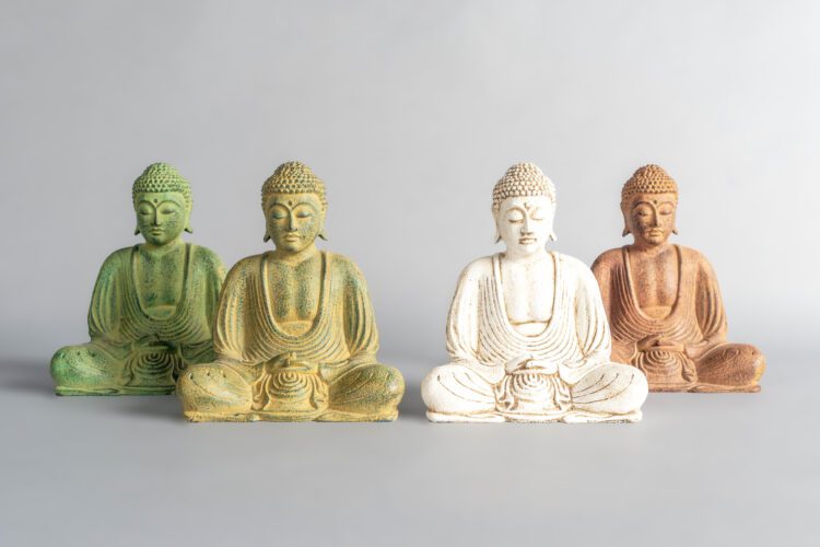 Buda Meditando 20 cms Colores