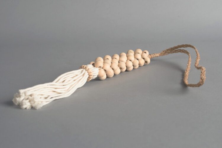 Colgante Decorativo Cuentas de Madera Natural y Cordel - Imagen 3