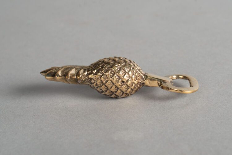 Abre Botellas en Bronce Piña - Imagen 2
