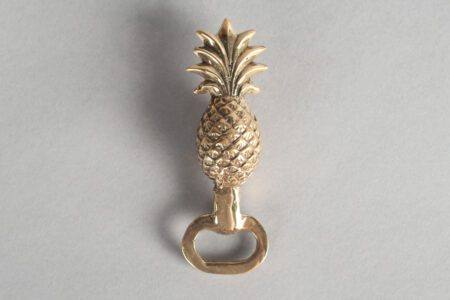 Abre Botellas en Bronce Piña