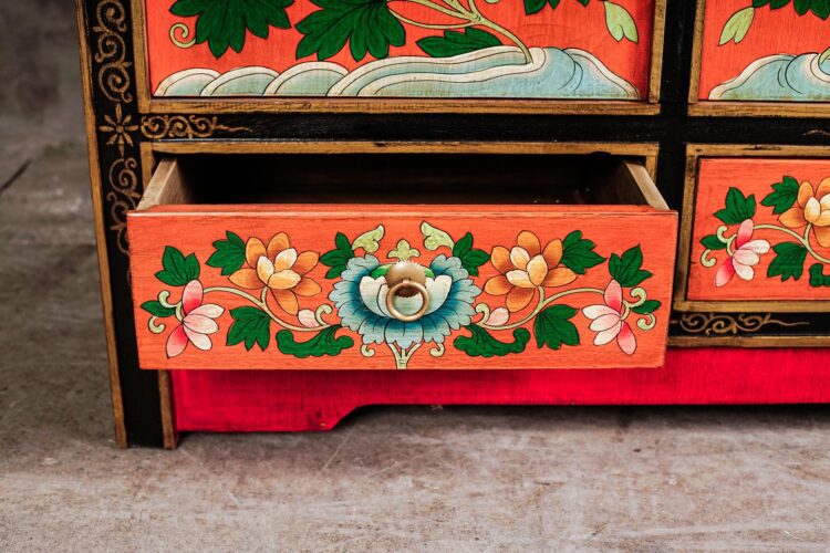 Cabinet tibetano pintado a mano - Imagen 5