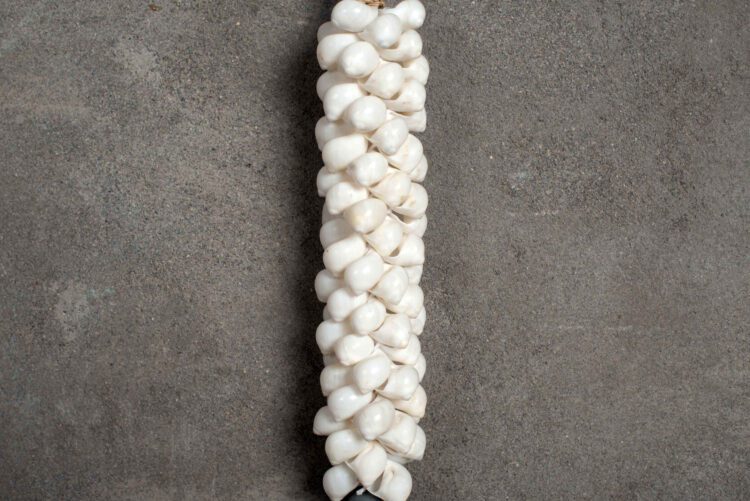 Cuelga Simple Corazon Negro y Conchas - Imagen 4