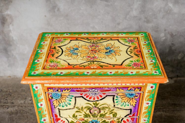 Mueble Cajonero Pintado a mano - Imagen 2