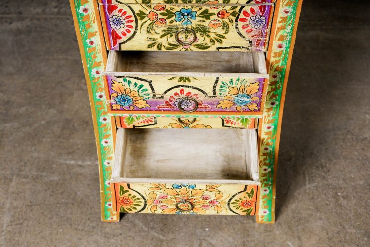 Mueble Cajonero Pintado a mano - Imagen 4