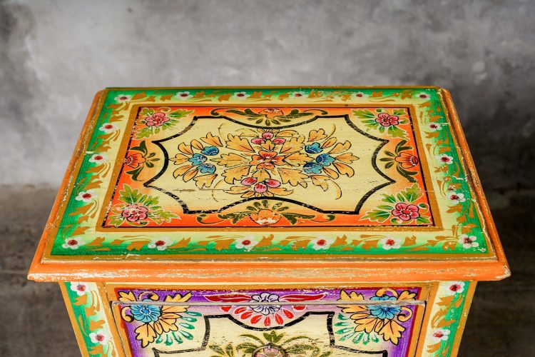 Mueble Cajonero Pintado a mano - Imagen 5