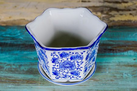 Macetero con plato Azul y Blanco , Diseño Flor Central y Hojas - C-9 diam x 10 alto