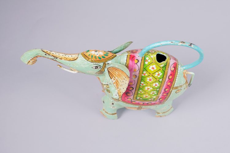 Regadera Elefante Metal Pintado - Imagen 6