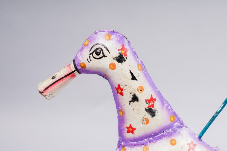 Regadera Pato de Metal Pintado - Imagen 2