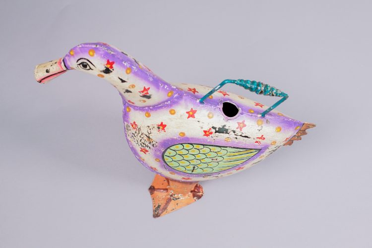 Regadera Pato de Metal Pintado - Imagen 3