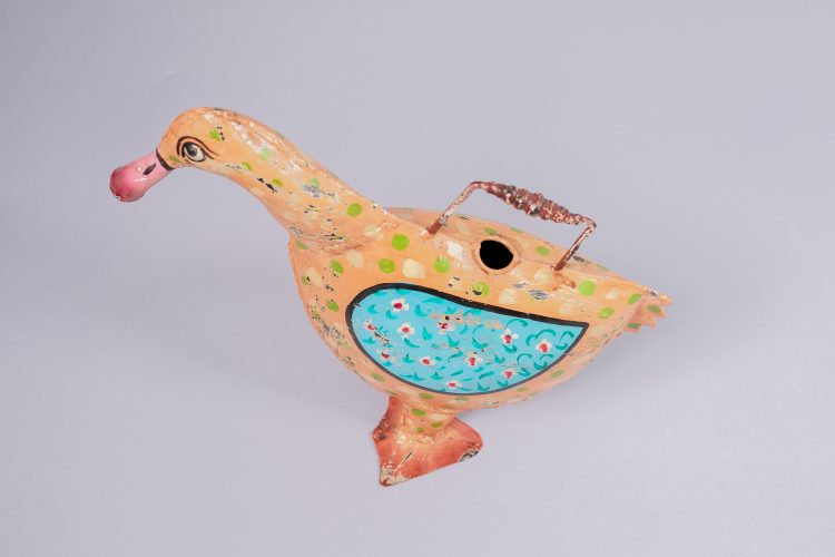 Regadera Pato de Metal Pintado - Imagen 6