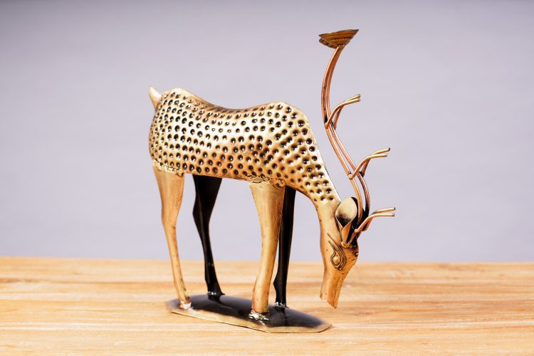 Venado Porta Vela Agachado - Imagen 3