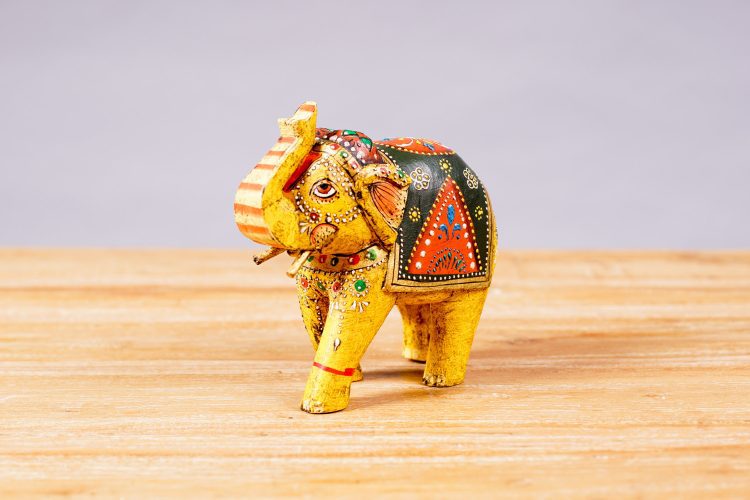 Elefante Madera Pintado (3 colores) - Imagen 3