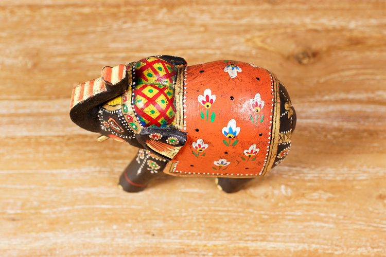 Elefante Madera Pintado (3 colores) - Imagen 10