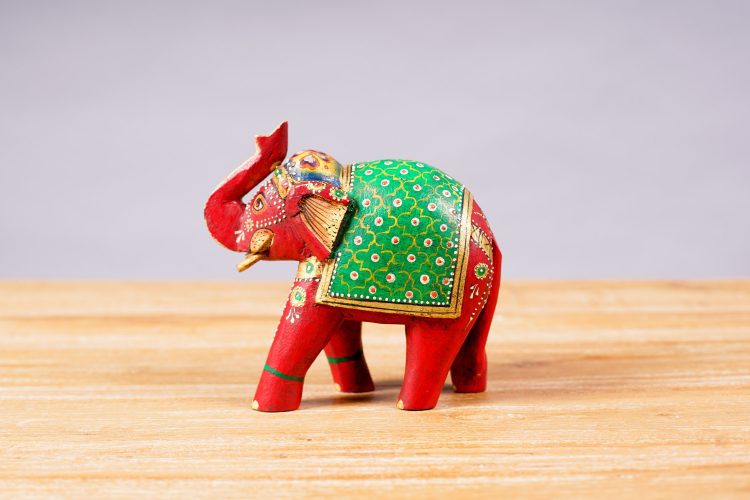 Elefante Madera Pintado (3 colores) - Imagen 8