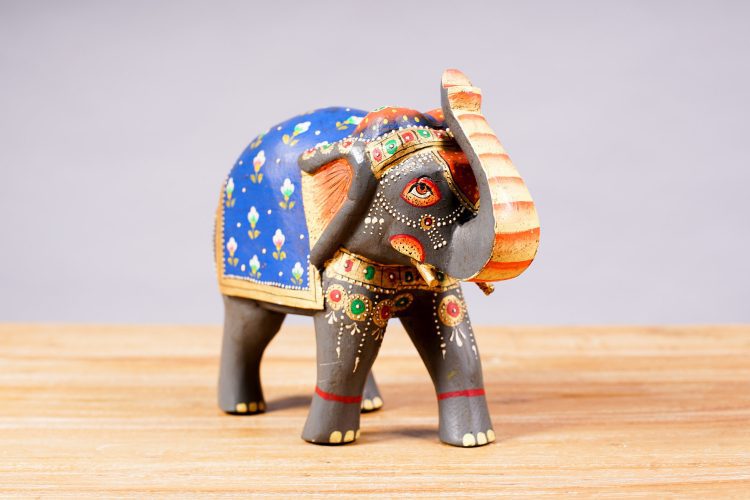 Elefante Mediano Madera Pintado (3 colores) - Imagen 3