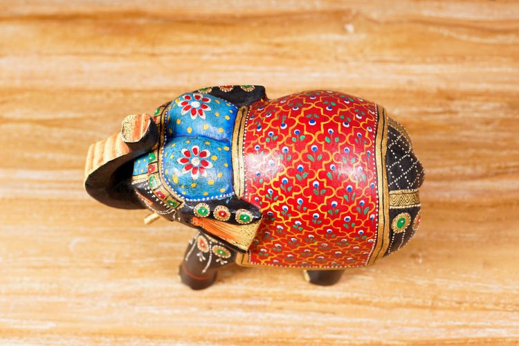 Elefante Mediano Madera Pintado (3 colores) - Imagen 10
