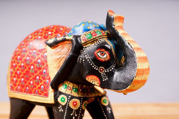 Elefante Mediano Madera Pintado (3 colores) - Imagen 12