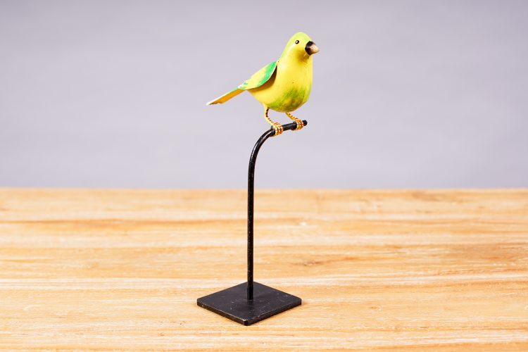 Pájaro de Metal  sobre pedestal Amarillo/ Verde - Imagen 4