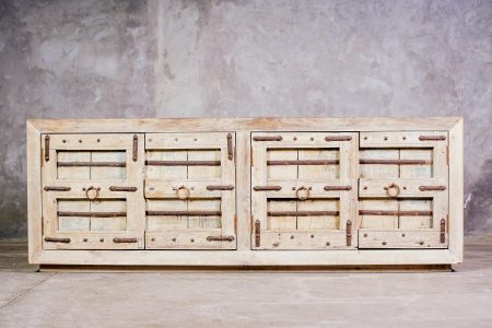 Buffet Madera Inscrustaciones Fierro