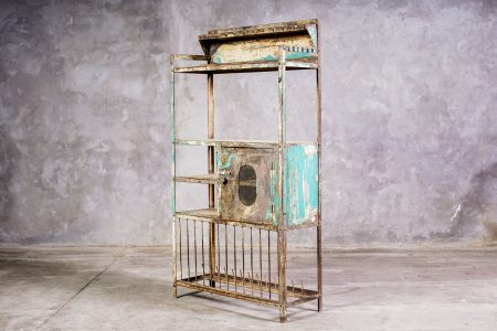 Estanteria Antigua de Metal