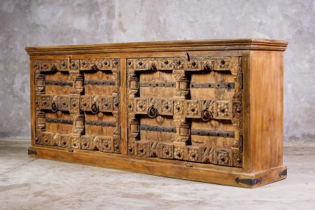 Buffet Madera Natural 4 Puertas Talladas